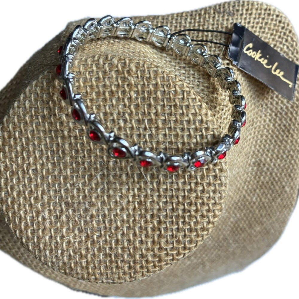 ❤️♥️ Cookie Lee Silver Tone Strech Bracelet with Genuine Red Crystals - Picture 3 of 8